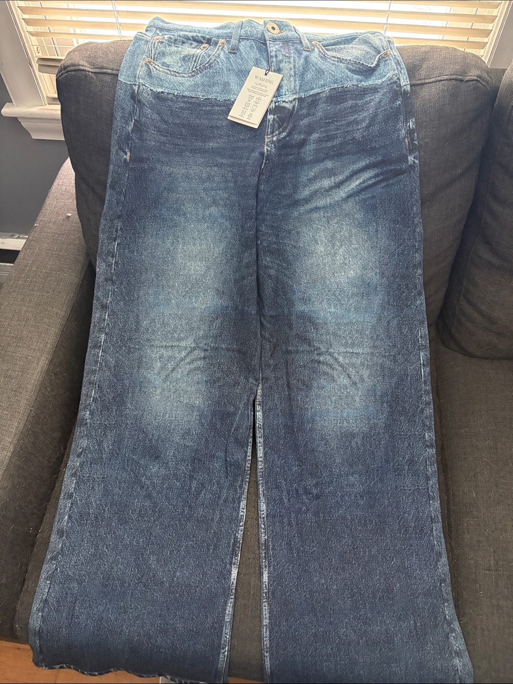 Elan Men's Relaxed Wide-Leg Jeans in Washed Blue